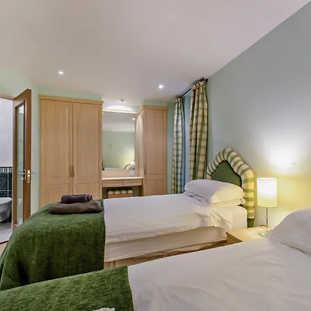 4 Bed In Windermere 95682 *