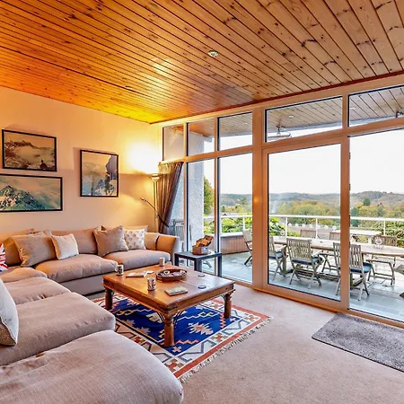 4 Bed In Windermere 95682 Holiday home *