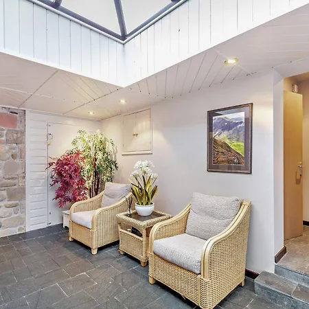 4 Bed In Windermere 95682