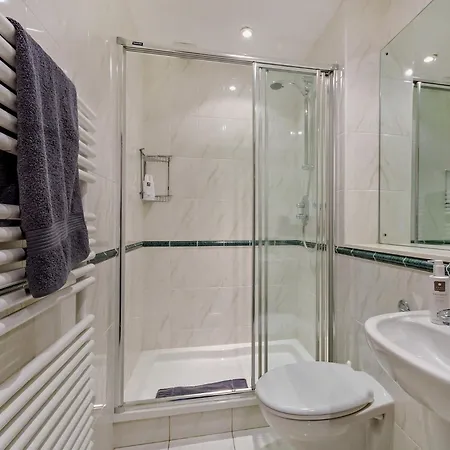 4 Bed In Windermere 95682 Holiday home